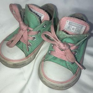 Double tongue mint converse